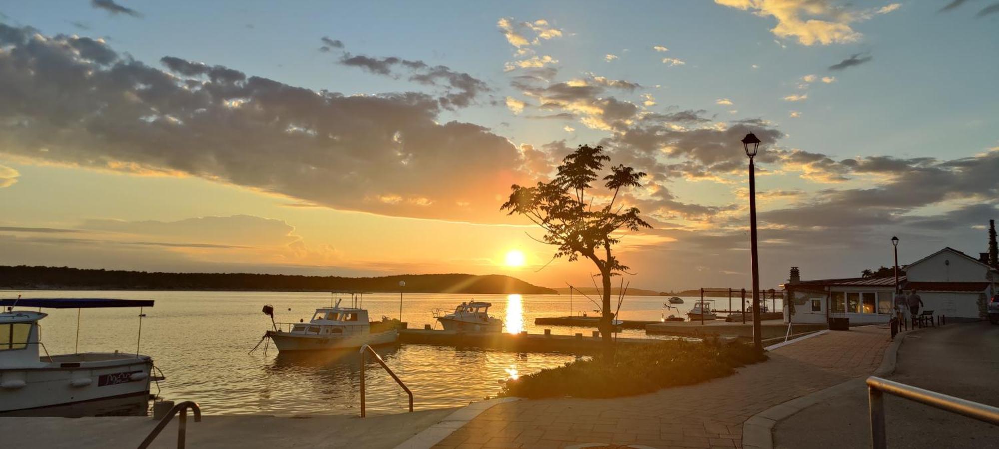 Apartmani Katarina Barbat na Rabu Exteriér fotografie